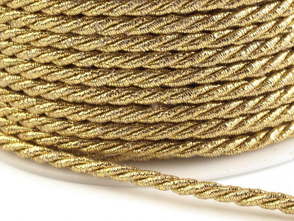 Image de cordon décoratif avec lurex Ø3 mm – disponible chez Šarlotes audumi