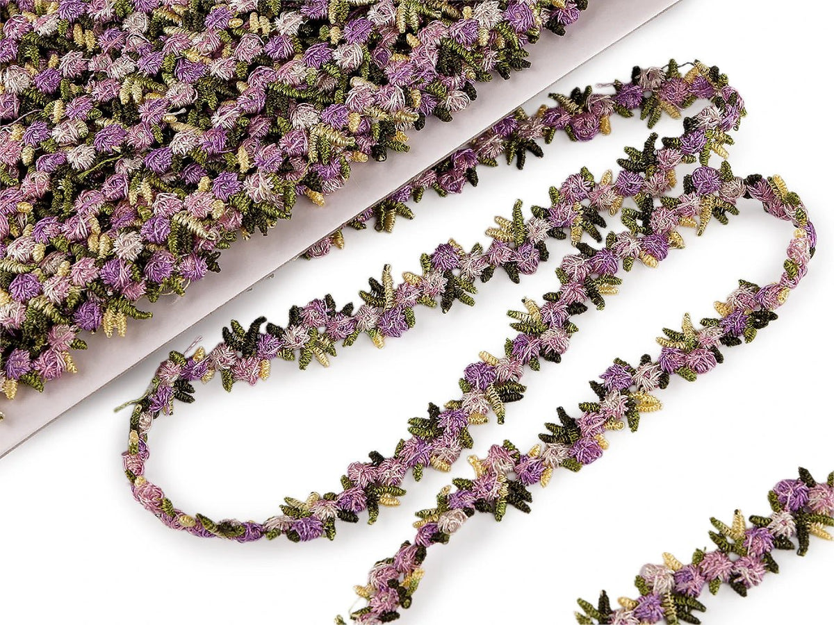 Image of decorative ribbon with 3D flowers – light purple, 15 mm – available online at Šarlotes audumi