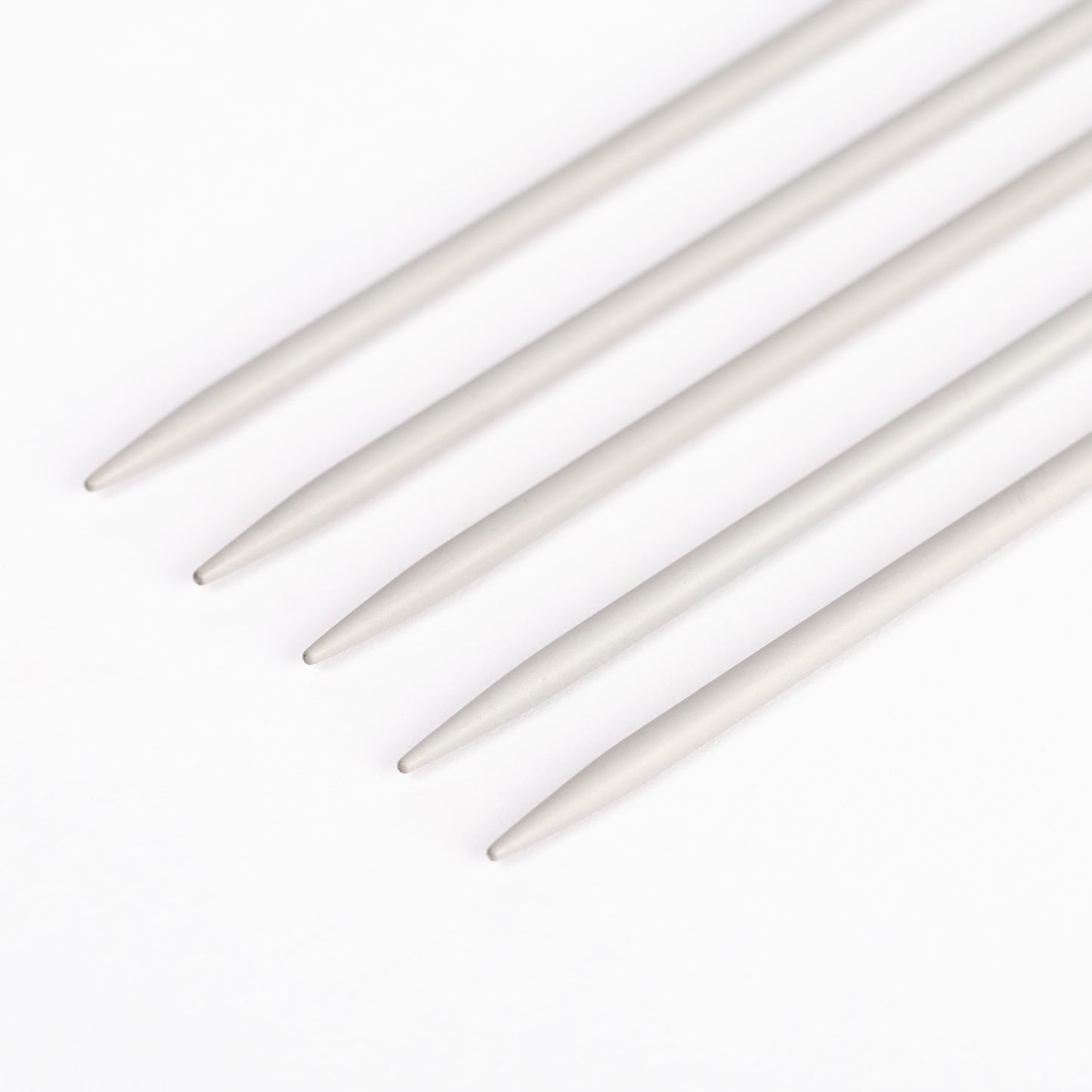 Zeķu adāmadatas DROPS basic – alumīnija (20 cm) | 2,0-5,0 mm