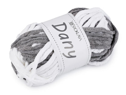 Image avec Dzijas Dany – fil peluche – 100 g / 38 m – disponible chez Šarlotes audumi