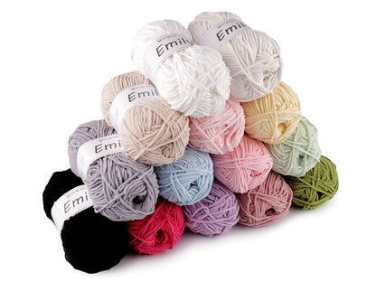 Image de Dzijas Emily - fil chenille - 100g / 120 m – disponible chez Šarlotes audumi