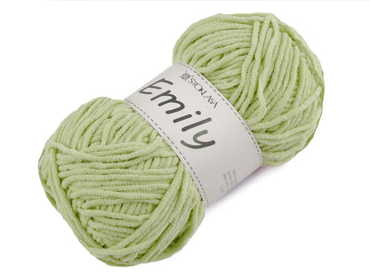 Image de la laine Emily de Dzijas - fil pelucheux - 100 g / 120 m – disponible chez Šarlotes audumi