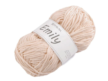 Image de Dzijas Emily - fil pelucheux - 100g / 120 m – disponible chez Šarlotes audumi