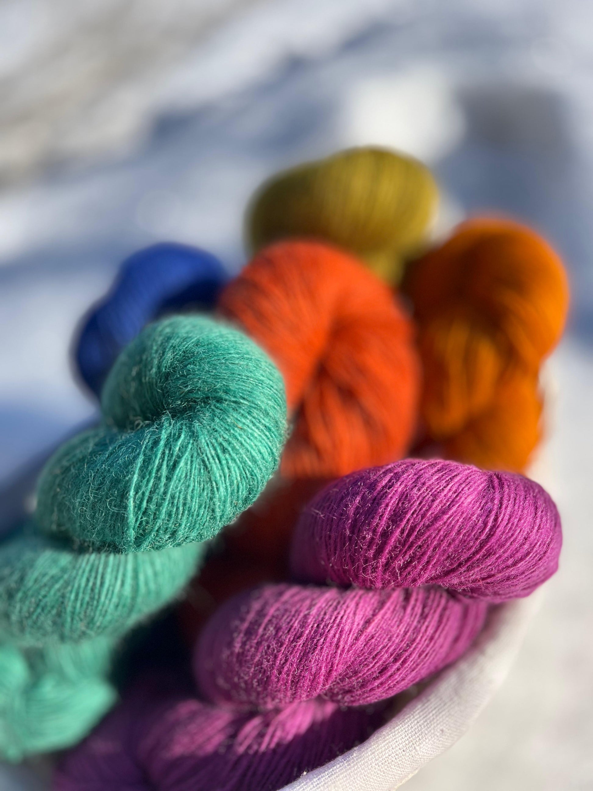 Attēls ar Dzijas Pāces vilnas fabrika 100% Merino - 100 g / 470 m – pieejams Šarlotes audumi