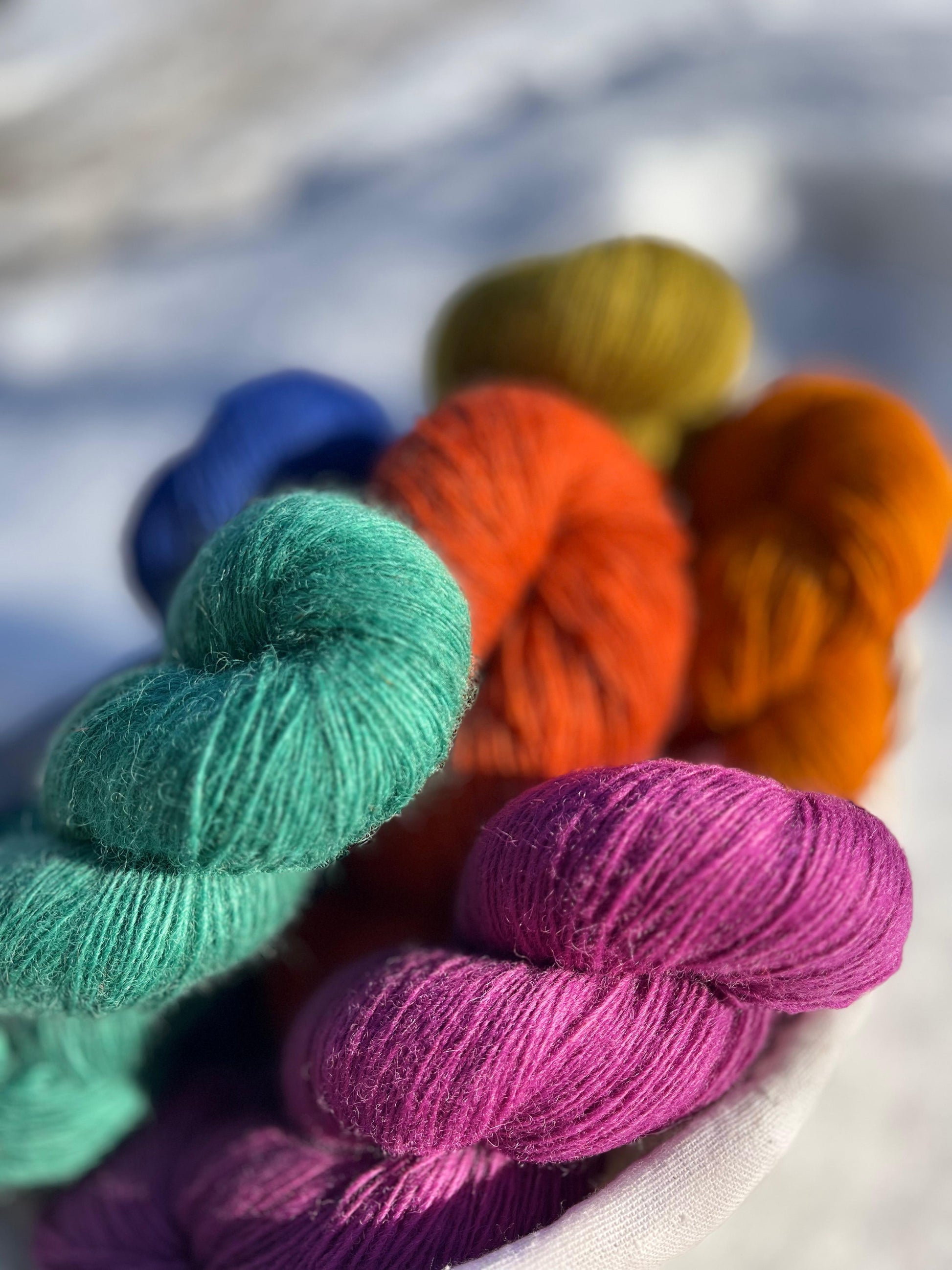 Attēls ar Dzijas Pāces vilnas fabrika 100% Merino - 100 g / 470 m – pieejams Šarlotes audumi