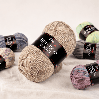 Attēls ar Dzijas VlnahHep Bamboo Socks - 100g / 400m – pieejams Šarlotes audumi