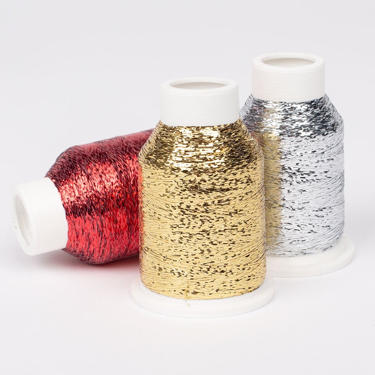 Attēls ar Efektdiegs DROPS Glitter ar metālisku spīdumu – 10g / 700m – pieejams Šarlotes audumi