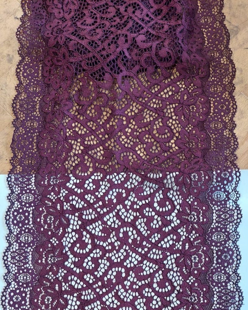 Image of elastic lace, 22 cm-burgundy – available online at Šarlotes audumi