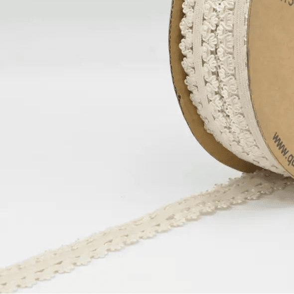 Attēls ar Elastīga gumija, mežģīne 2,1 cm - vaniļa – pieejams Šarlotes audumi