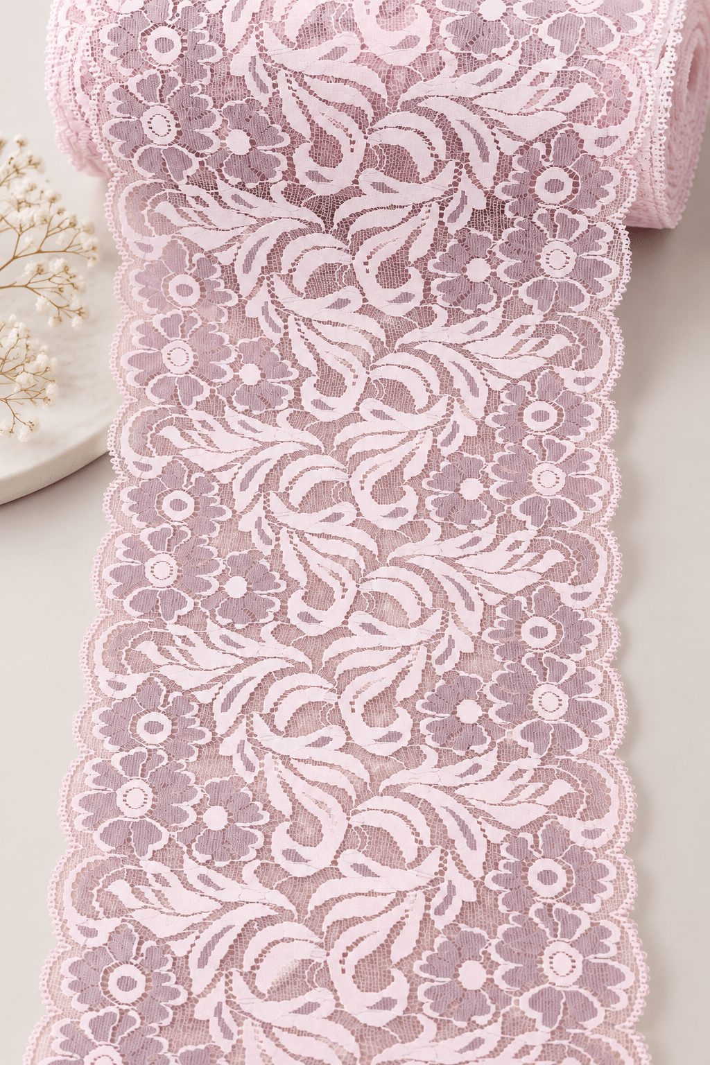 Image with elastic lace, 17 cm, purple pink – available online at Šarlotes audumi