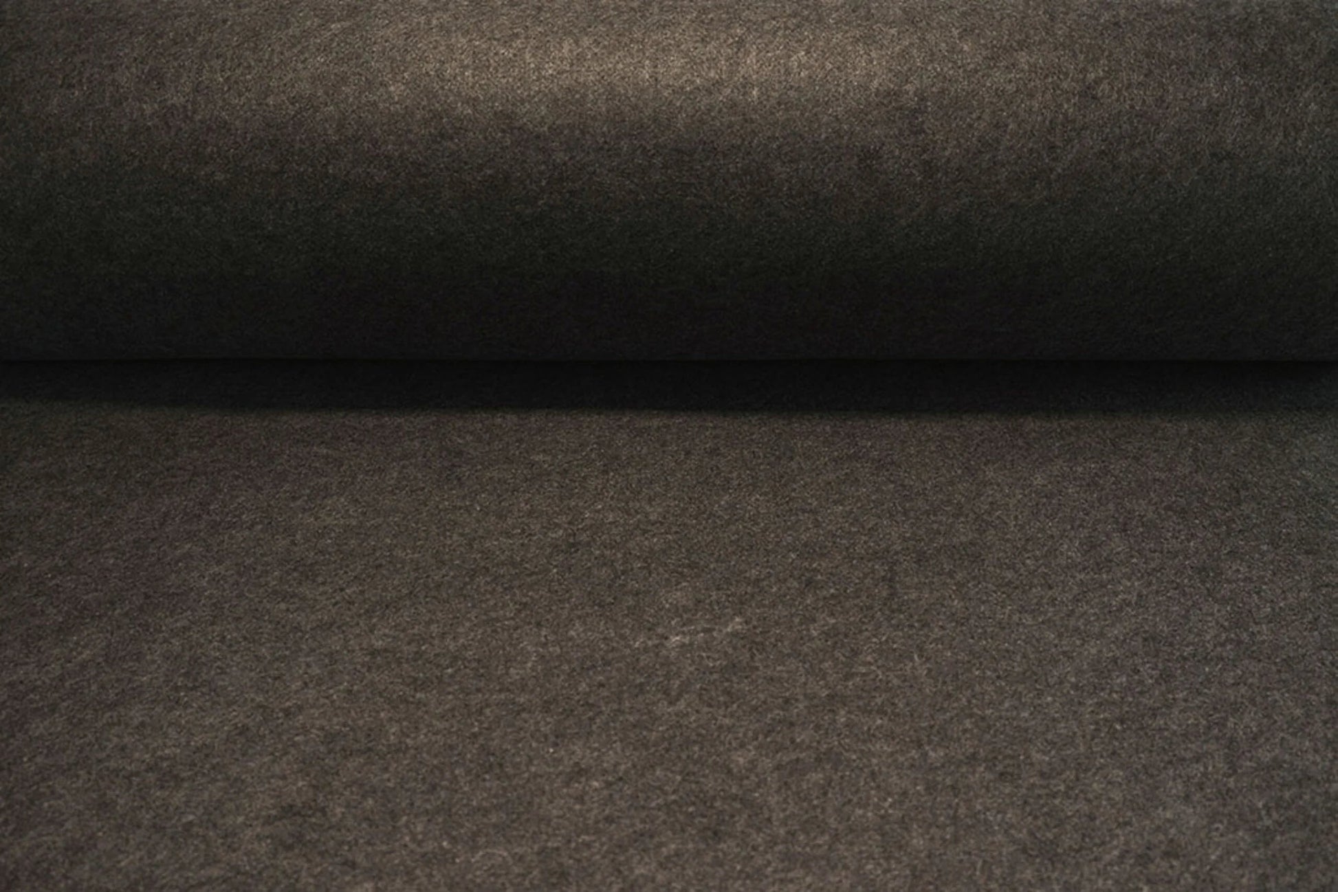 Image de tissu en feutre en rouleaux, doux, 1 mm - brun foncé 220 g/m² – disponible chez Šarlotes audumi