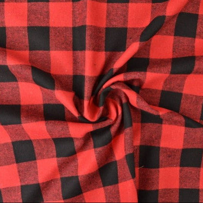 Flanelle rouge et noire 180 g/m² – disponible chez Šarlotes audumi