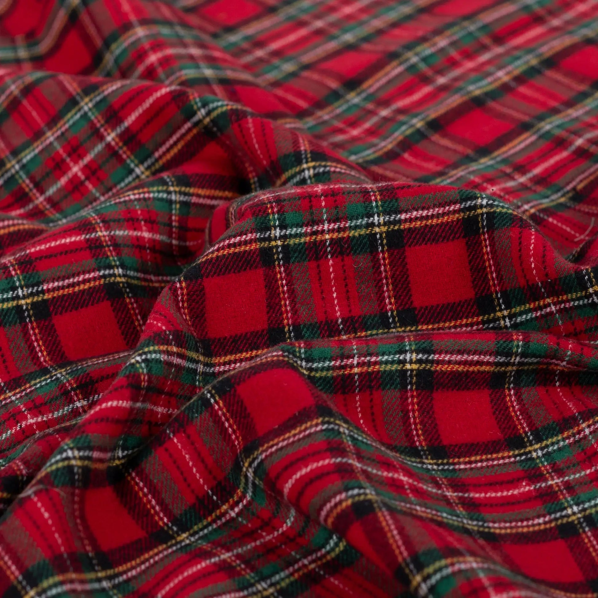 Attēls ar Flanelis - sarkans rūtains 135 g/m² – pieejams Šarlotes audumi