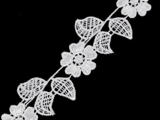 Attēls ar Gipūra mežģīne / ielaide ar ziedu rakstu – 35 mm, balta – pieejams Šarlotes audumi