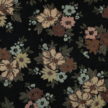 Image de tapisserie à fleurs avec accents dorés sur fond noir 420 g/m² – disponible chez Šarlotes audumi
