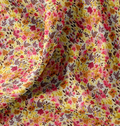 Tissu premium 100 % coton à fines fleurs 115 g/m²