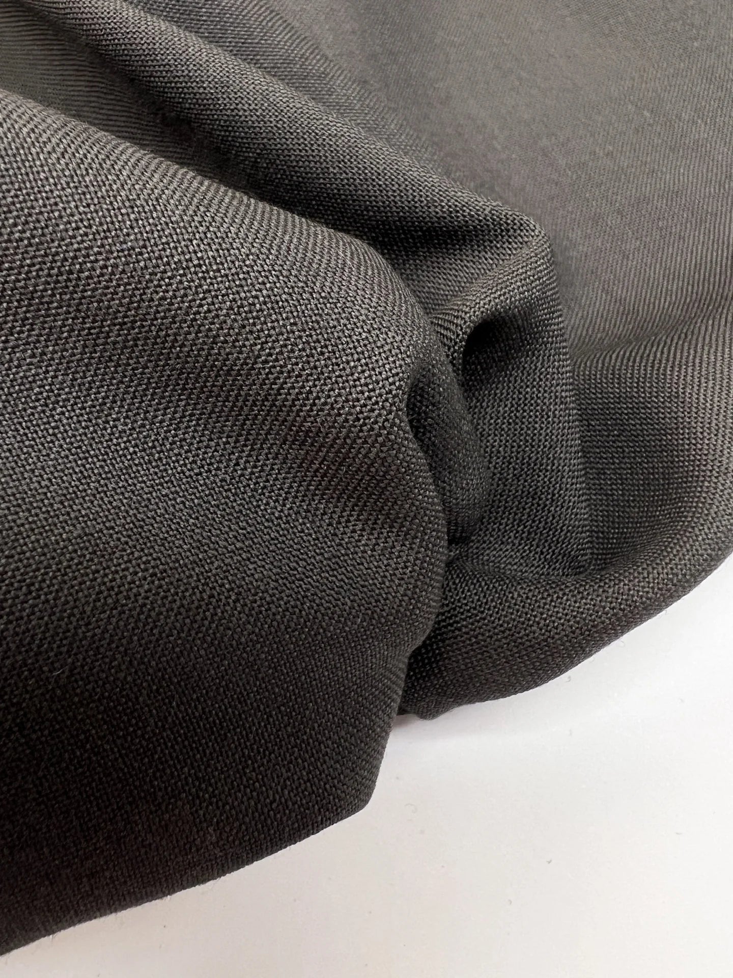 Attēls ar Itālijas 100% vilnas audums pelēks 150 g/m2 – pieejams Šarlotes audumi