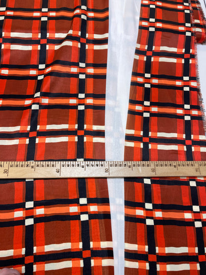 Photo of Italian satin fabric, checkered pattern | 140 cm | with defect – available at Šarlotes audumi