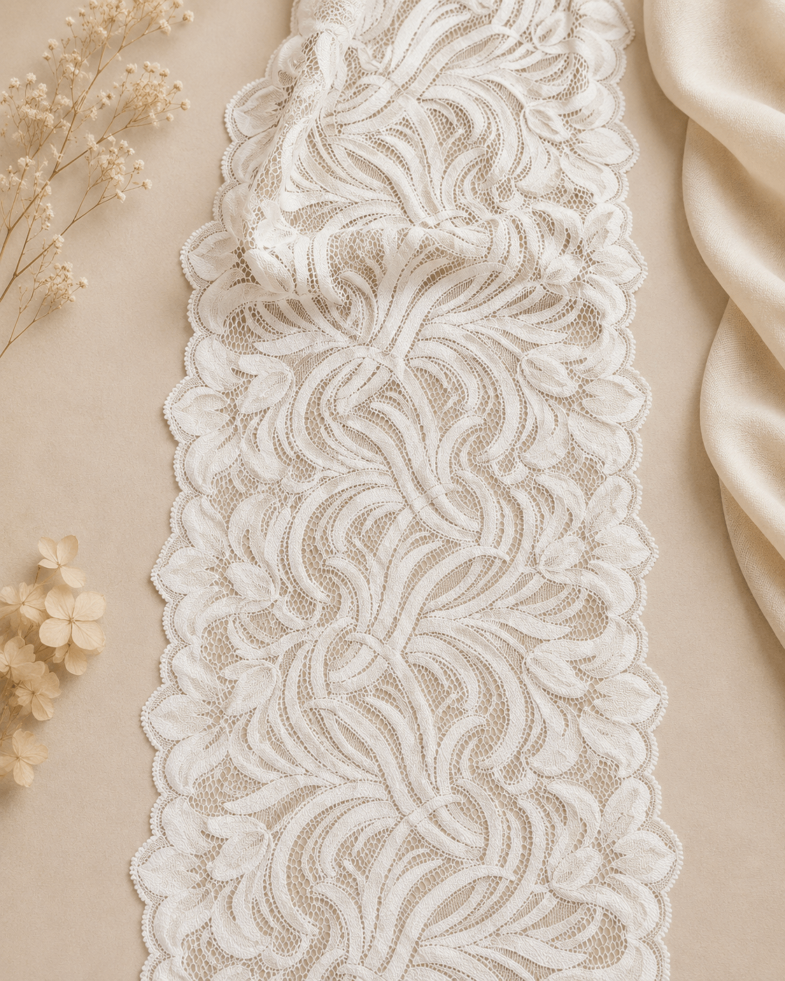 Image with embroidered lace 20 cm-beige – available online at Charlotte's Fabrics