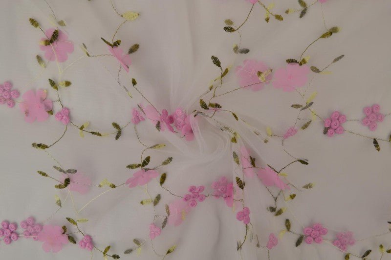 Attēls ar Izšūts tilla audums ar ziediem - rozā| 150 cm, 70 g/m² – pieejams Šarlotes audumi