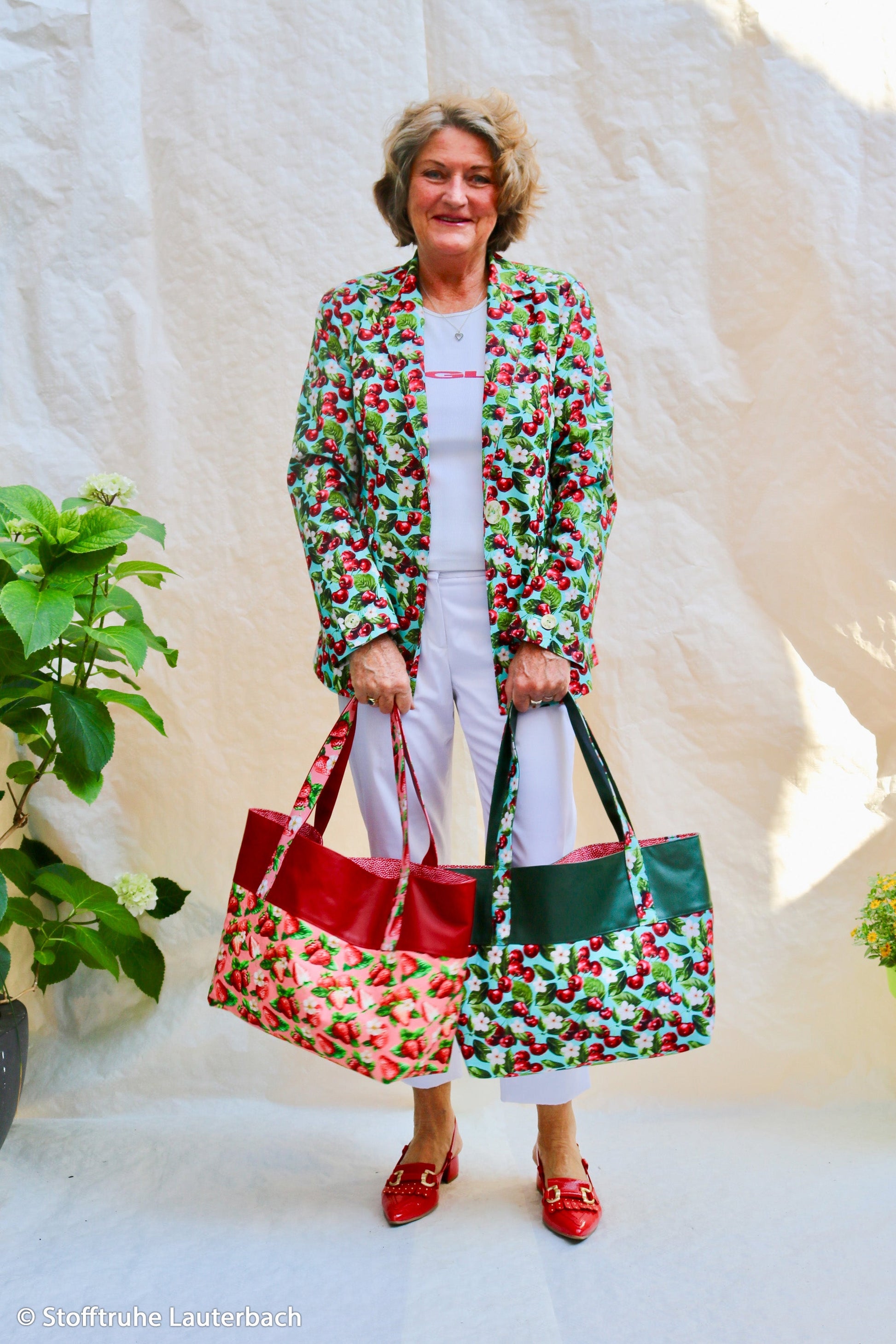 Attēls ar Kanvas audums - ķirši 200 g/m² – pieejams Šarlotes audumi