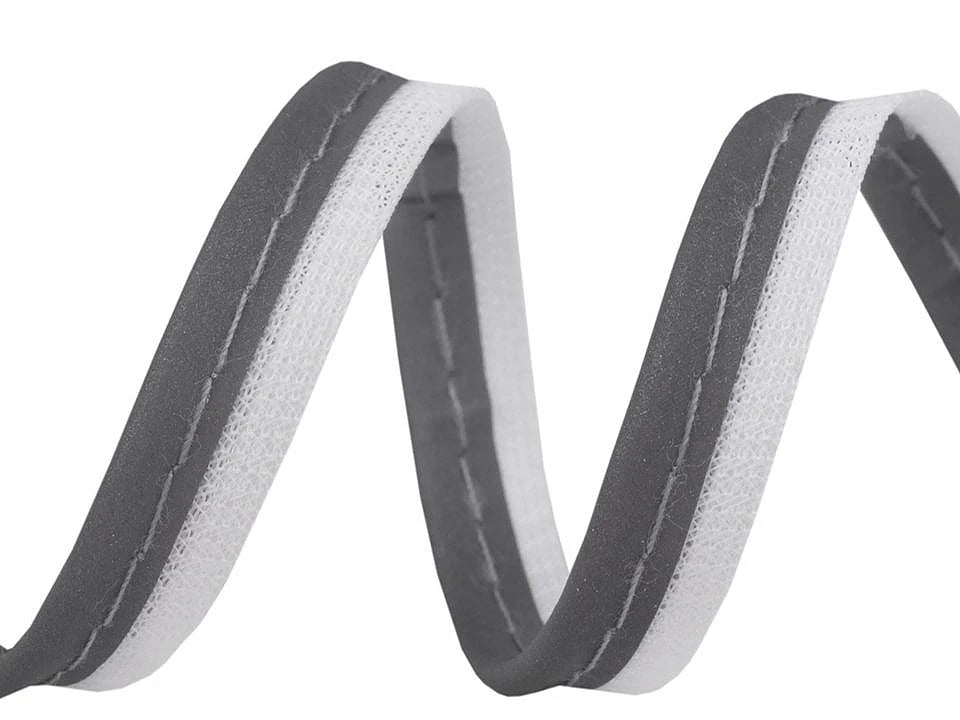 Attēls ar Kokvilnas lentīte, apmalojuma lente ar aukliņu 10 mm - atstarojoša – pieejams Šarlotes audumi