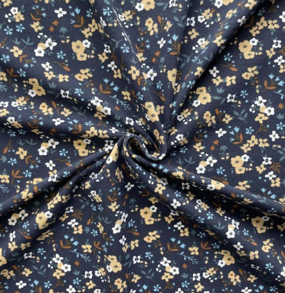 Image en jersey de coton - petites fleurs sur bleu foncé 200 g/m² – disponible chez Šarlotes audumi