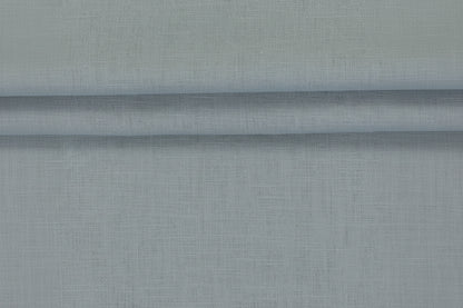 Image de tissu en lin gris 235 g/m² – disponible chez Šarlotes audumi