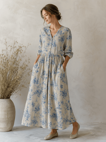 Image en lin et coton - fleurs bleues 170 g/m² – disponible chez Šarlotes audumi