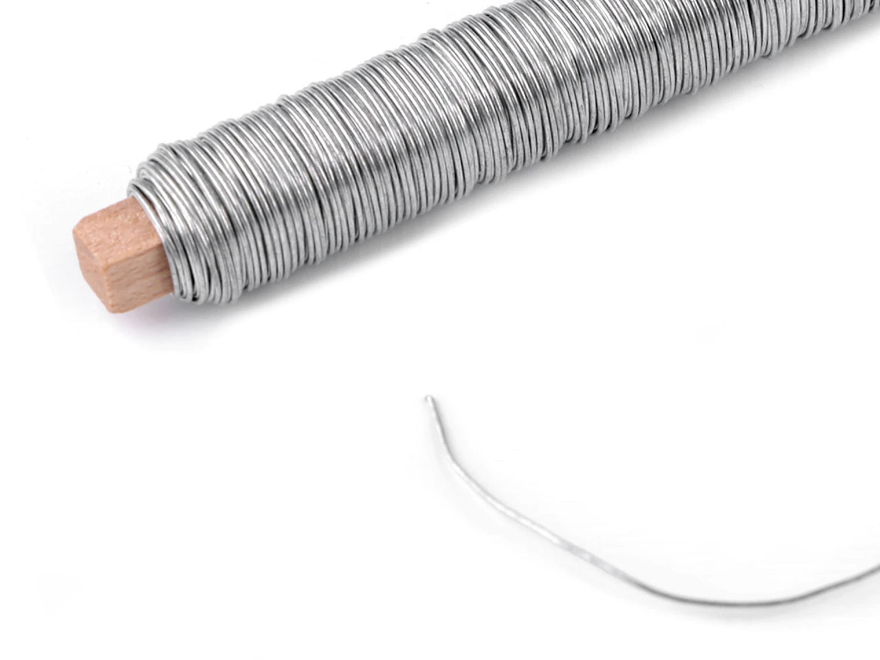 Attēls ar Metāla stieple Ø0,65 mm – 100 g – pieejams Šarlotes audumi