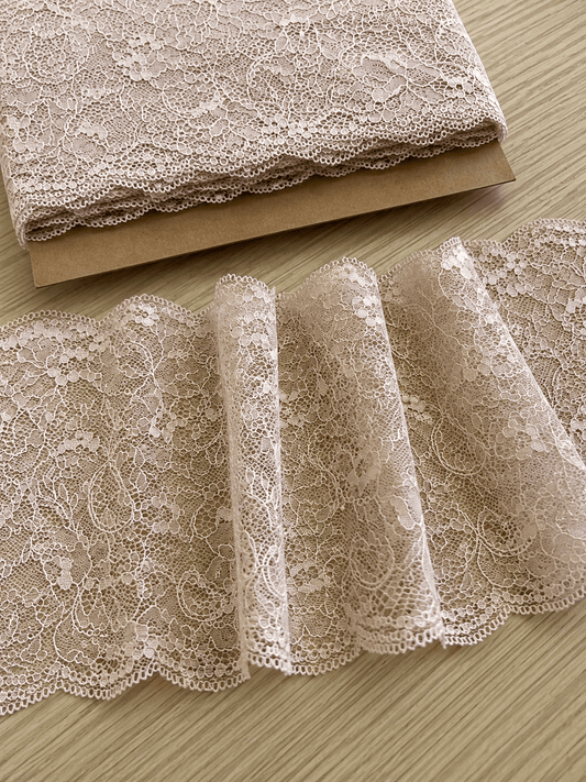 Attēls ar Mežģīne 18 cm - pūderis – pieejams Šarlotes audumi