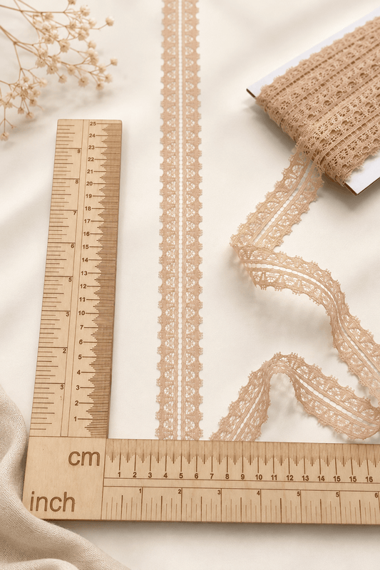 Attēls ar Mežģīne 3 cm-nude(miesas krāsas) – pieejams internetā Šarlotes audumi