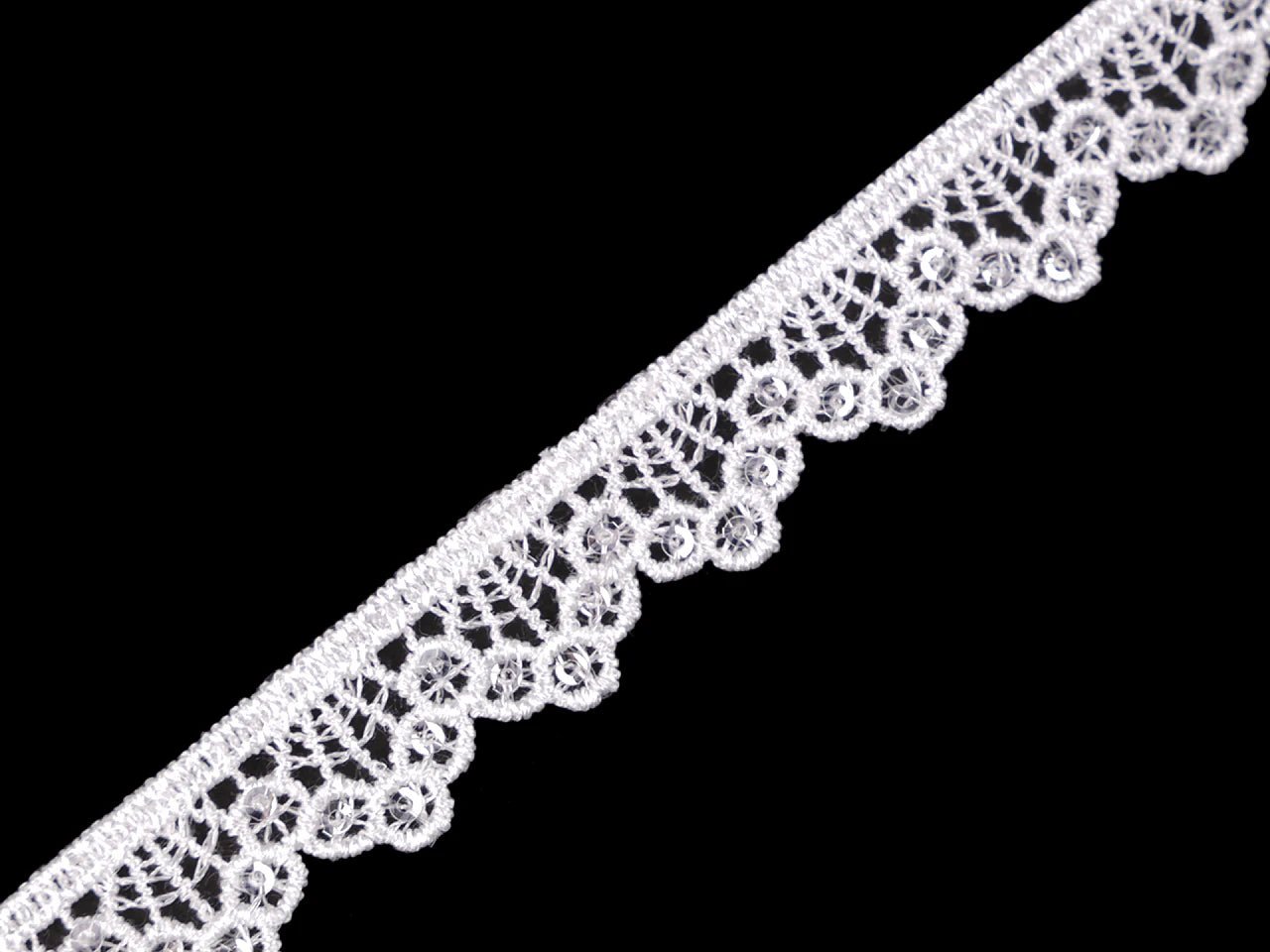 Attēls ar Mežģīne ar spīdumiem 1,4 cm - balta – pieejams Šarlotes audumi