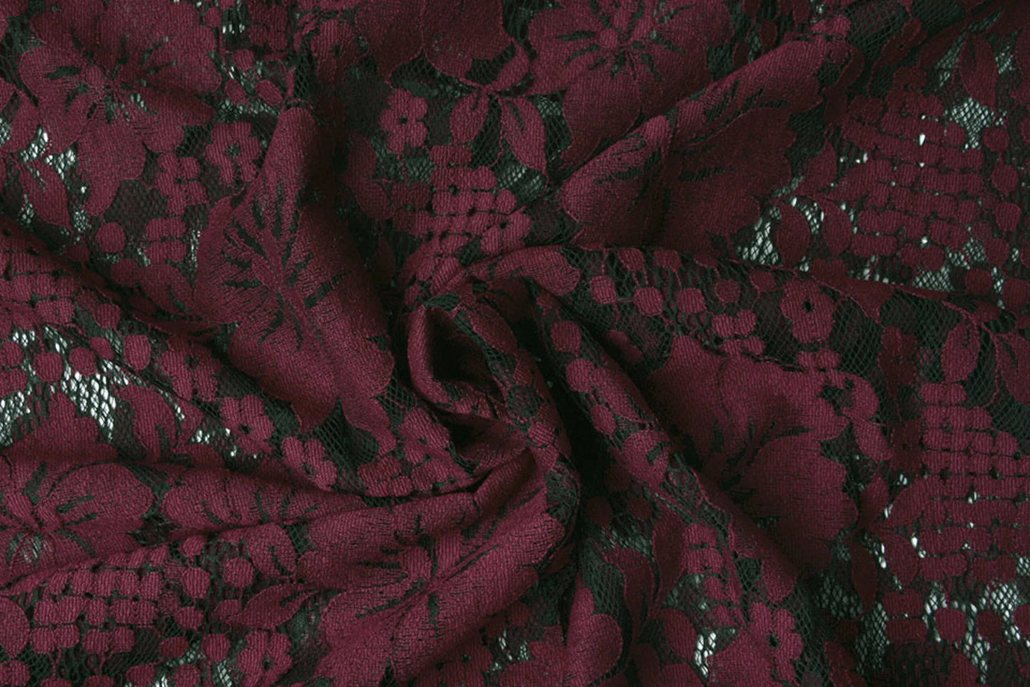 Attēls ar Mežģīņu audums - tumši sarkanas puķes 110 g/m² – pieejams Šarlotes audumi