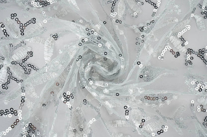 Image avec tissu en dentelle|Tulle brodé de paillettes 160 g/m² - argenté – disponible chez Šarlotes audumi