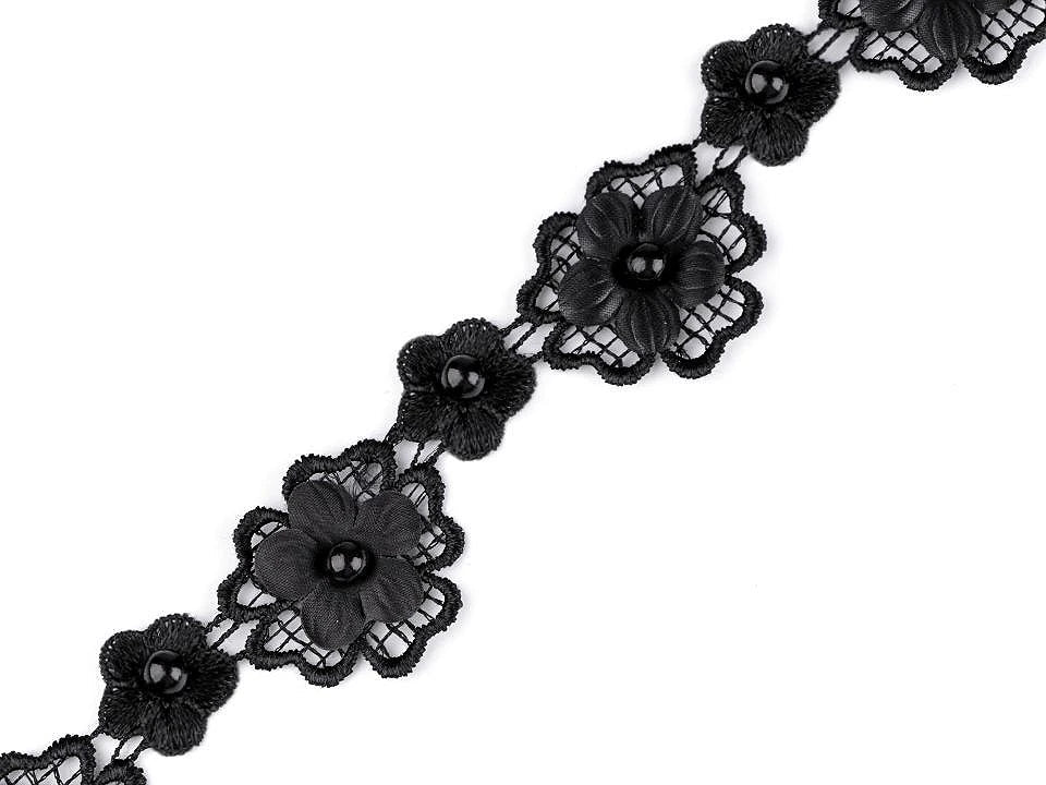 Attēls ar Mežģīņu lenta ar 3D ziediem un pērlīti 30 mm - melna – pieejams Šarlotes audumi