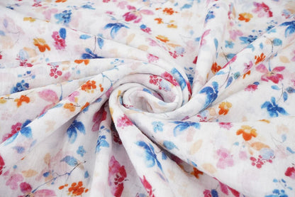 muslin with blue and pink flowers – available online at Šarlotes audumi