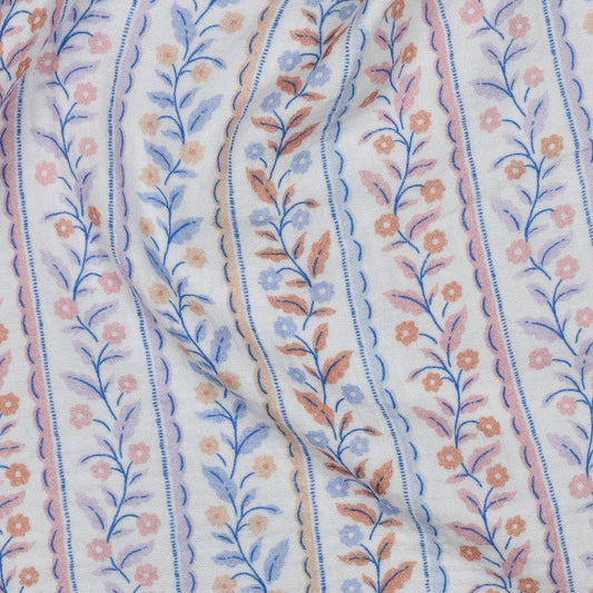 Attēls ar Muslīns - zils līniju uz lapiņu raksts 120 g/m² – pieejams Šarlotes audumi