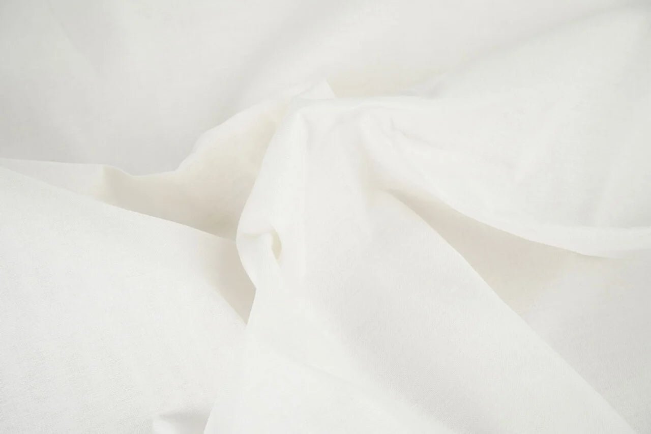 Image de tissu en gaze de coton non blanchi / étamine à fromage 100 g/m² – disponible chez Šarlotes audumi