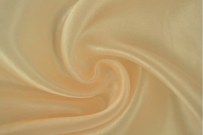 Organza - gaisīgs persiku tonis 25 g/m²