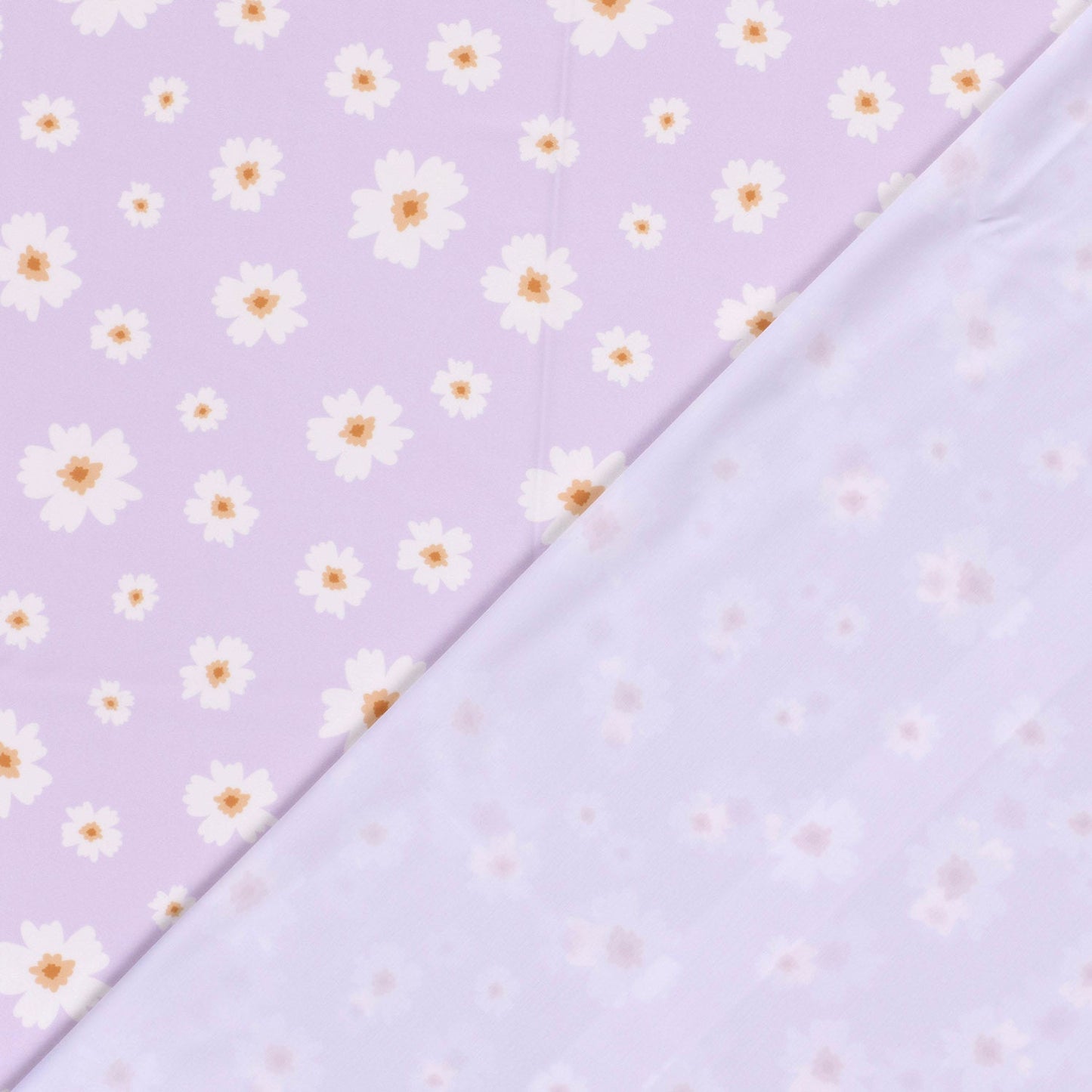 Attache avec tissu de maillot de bain en lycra avec protection UPF50 – fleurs sur lilas 200 g/m² – disponible chez Šarlotes audumi