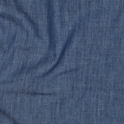 Image de tissu jean fin pour robes, chemises - bleu indigo 135 g/m² – disponible chez Šarlotes audumi