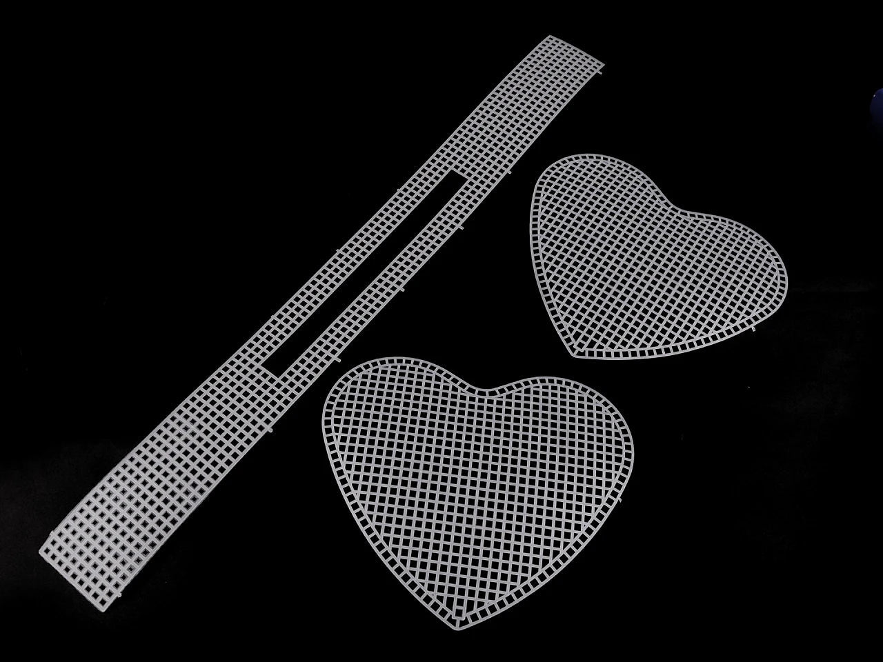 Attēls ar Plastmasas kanva sirds formas somiņai – pieejams Šarlotes audumi