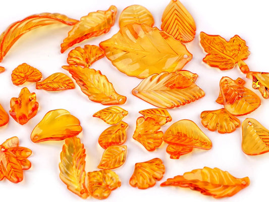 Attēls ar Plastmasas lapiņu pērlītes – dažādu formu un izmēru MIX – pieejams internetā Šarlotes audumi