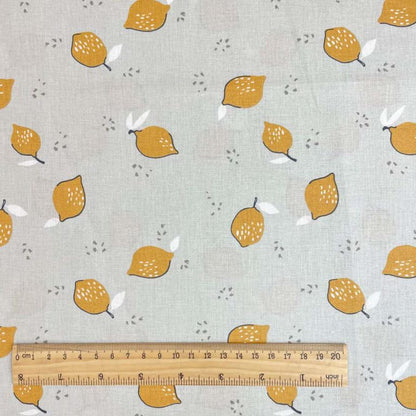 alt
Tissu premium 100 % coton - citrons sur fond gris clair 115 g/m²