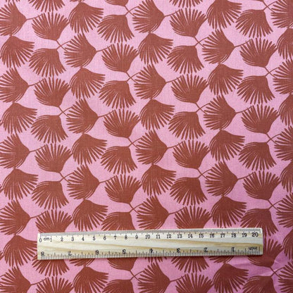 Tissu premium 100 % coton – feuilles de palmier roses 115 g/m²