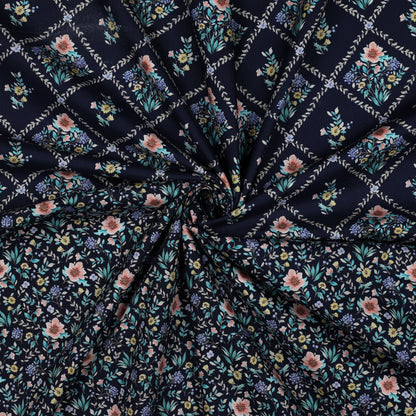 Tissu Premium 100% coton à motifs fleurs et losanges 115 g/m² – disponible chez Šarlotes audumi