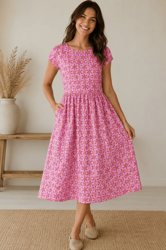 Image of premium cotton fabric - retro floral mosaic in pink tones 130 g/m² - available at Šarlotes audumi