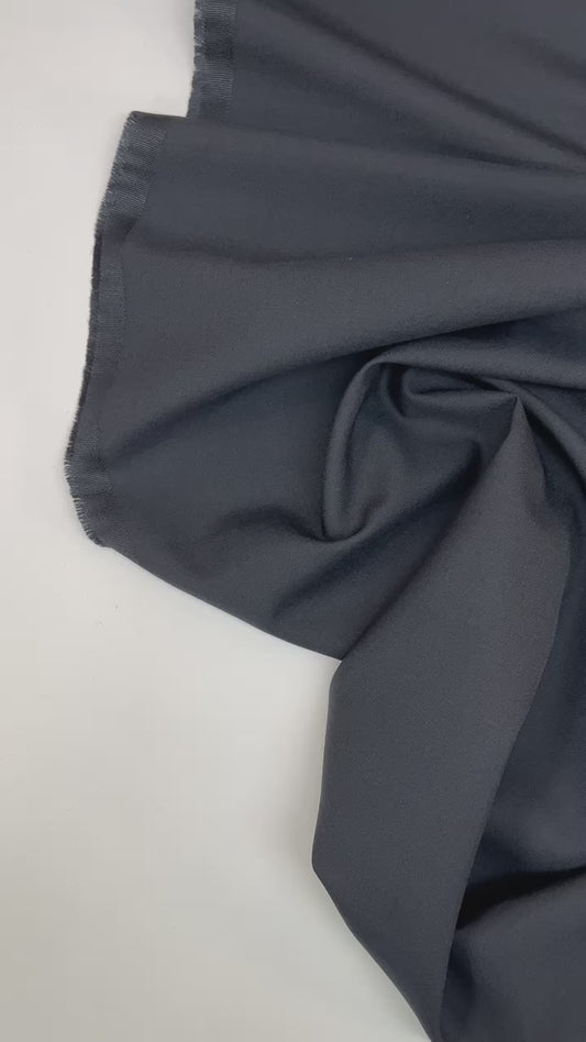 Italian Oxford suiting fabric | 73% wool | 27% polyamide | 340 g/m² | 154 cm | Dark blue