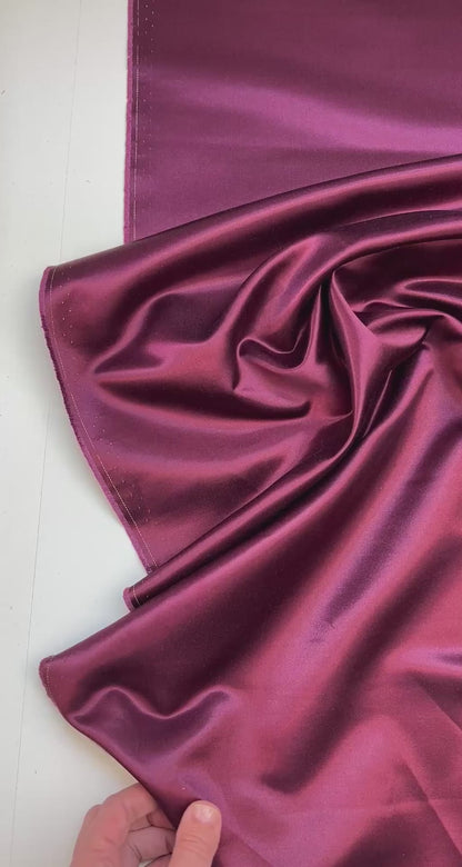 Italian silk and cotton satin fabric in dark purple – 195 g/m²